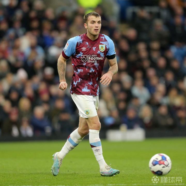 乐鱼体育-包含门兴格拉德巴赫内部会议纪要流出：今晨更衣室发声，英超使命明确，资深球员宣示担当的词条-乐鱼体育